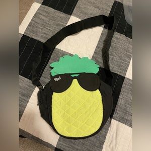 Small pineapple cooler.